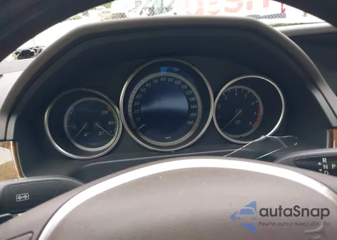 2014 Mercedes-Benz E 350 4Matic z USA, uszkodzony, nr VIN WDDHF8JB6EB010131